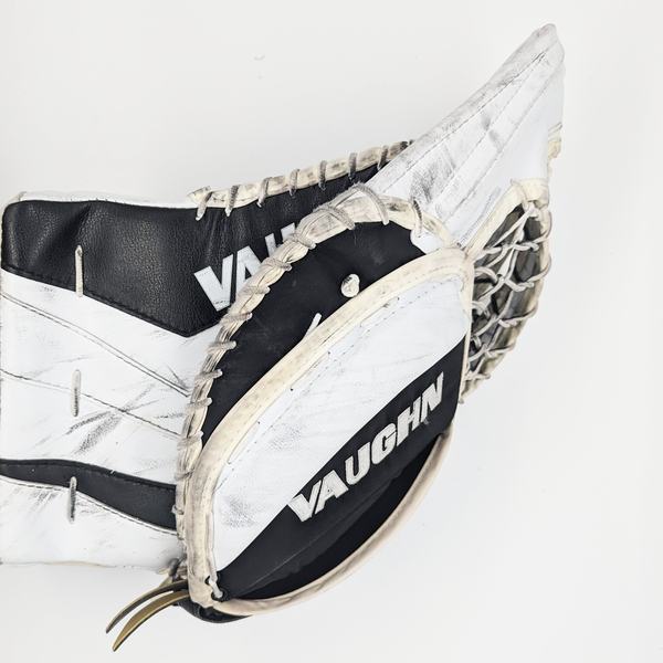 Vaughn Ventus SLR2 - Used Intermediate Goalie Glove (White/Black)