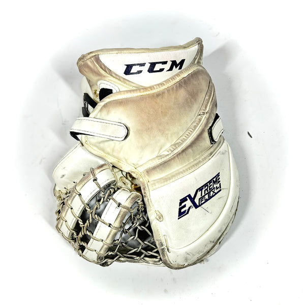 CCM Extreme Flex 4 - Used Pro Stock Goalie Glove (White/Navy/Red)