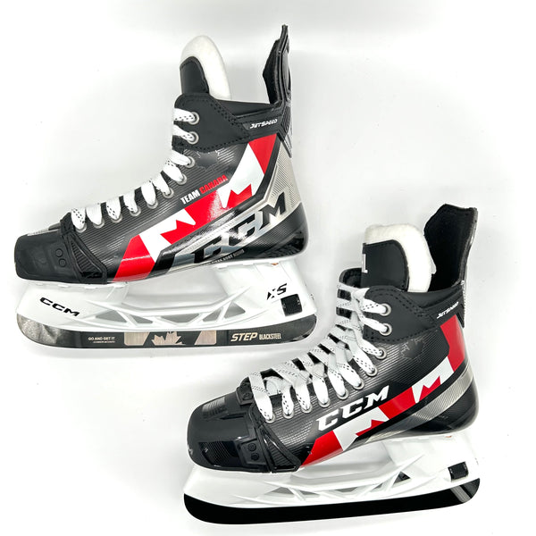 Jetspeed FT4 Pro - Pro Stock Hockey Skates - Size 8E *Team Canada Graphics*