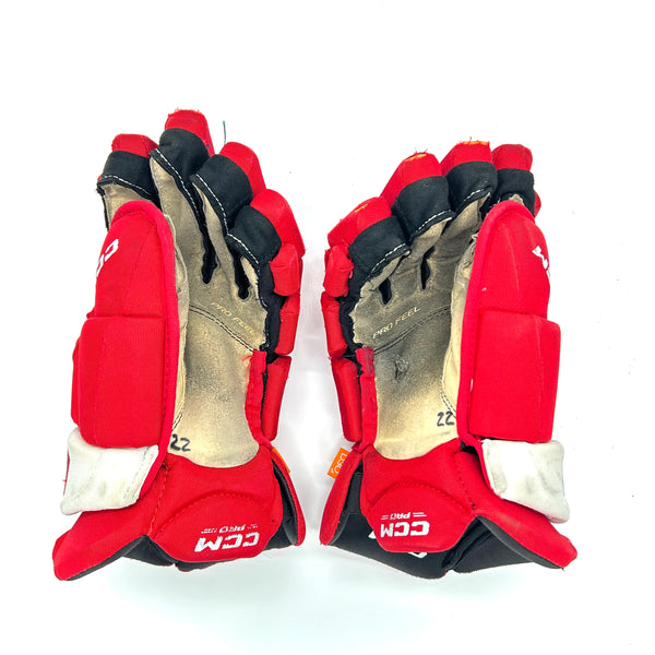 CCM HGJS - Used Pro Stock Glove (Red/White)