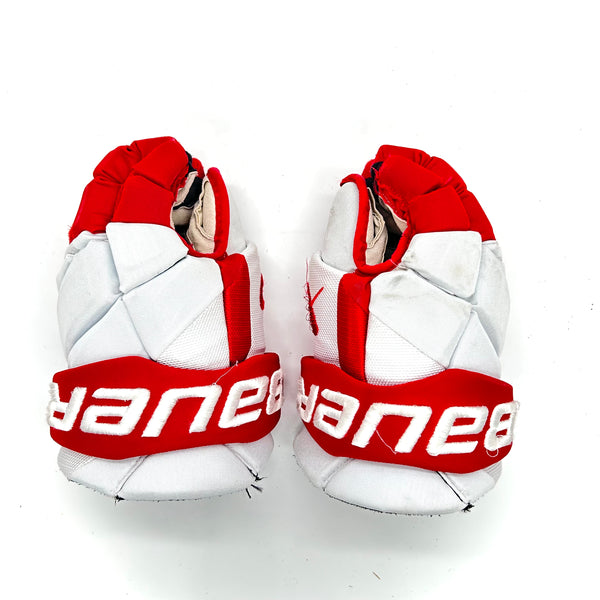 Bauer Vapor Hyperlite - Used Pro Stock Glove (White/Red)