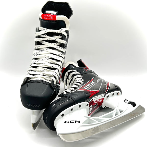 CCM Jetspeed FT2  - Pro Stock Hockey Skates - Size 7.25D