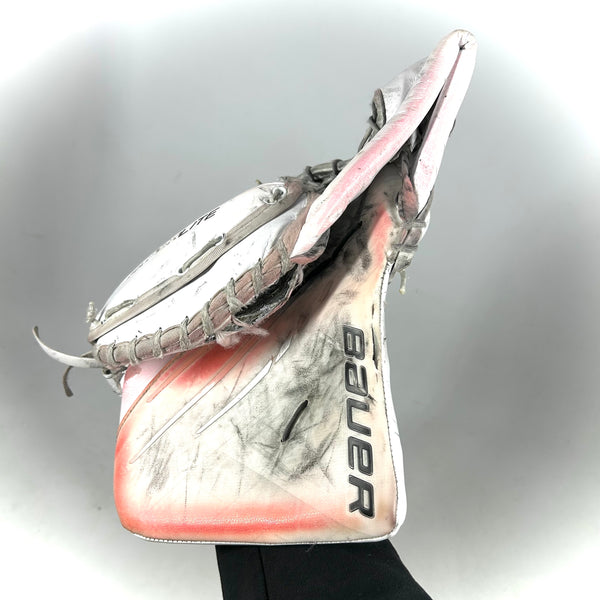 Bauer Vapor Hyperlite - Used Pro Stock Goalie Glove (White)