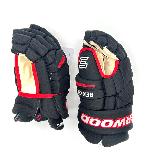 Sherwood Rekker Legend Pro - NHL Pro Stock Glove - Pro Palm - Chicago Blackhawks (Black/Red)