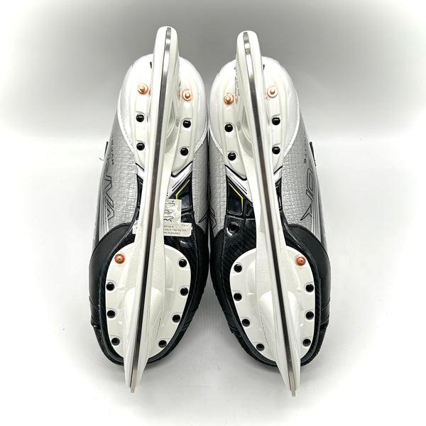 Bauer Vapor Hyperlite 2 - Pro Stock Hockey Skates - Size 6.5 Fit 1