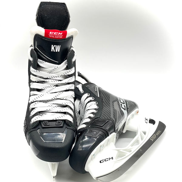 CCM AS-V Pro - Pro Stock hockey Skate - Size 5.25D