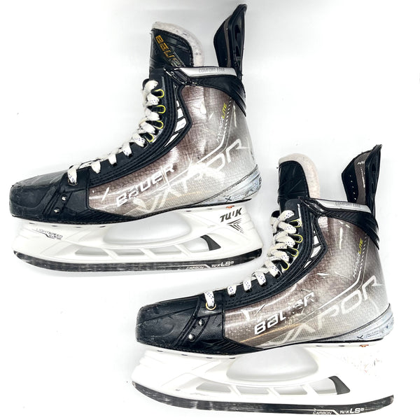 Used - Bauer Vapor Hyperlite pro Stock Skates - Size 9.5D (2)