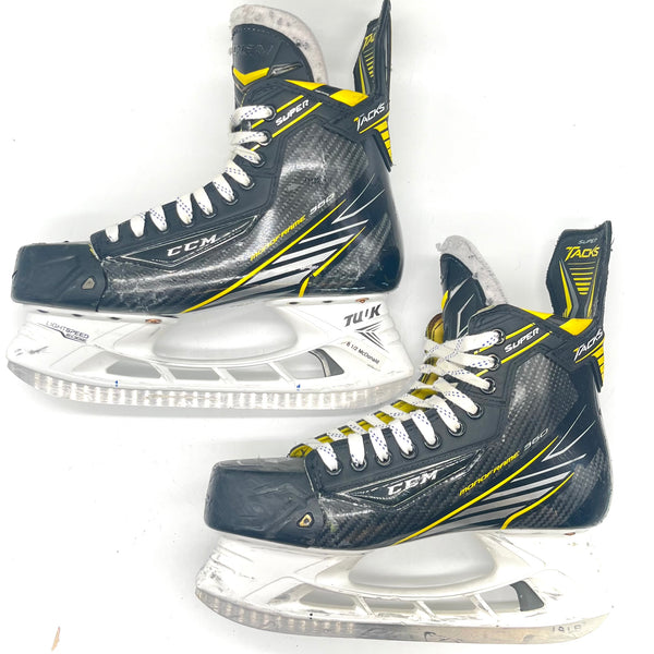 Used CCM Super Tacks Pro Stock Skate - Size 8