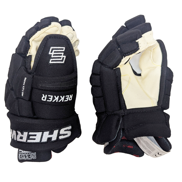 Sherwood Rekker Legend Pro - PWHL Pro Stock Glove - Savannah Harmon (Black)