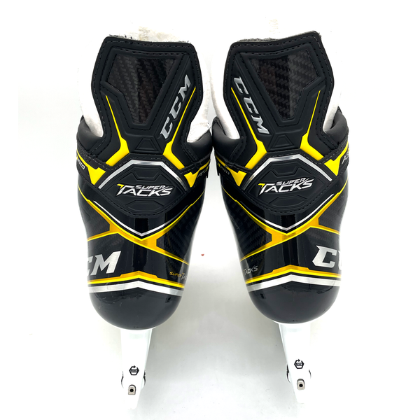 CCM SuperTacks AS3 Pro - Pro Stock Hockey Skates - Size R9/L8.5D