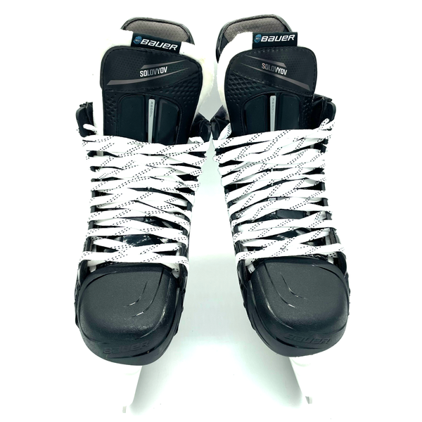 Bauer Vapor Hyperlite - Pro Stock Hockey Skates - Size L11.125 R10.5