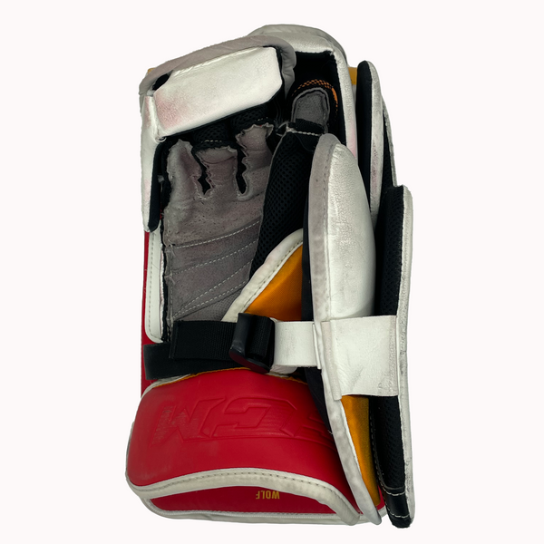 CCM Extreme Flex 5 - Used Pro Stock Goalie Blocker (White/Red)